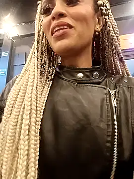 Snapshot of BlairSamy chatting on 28, 12, 2024 BlairSamy online show from 28, 12, 2024