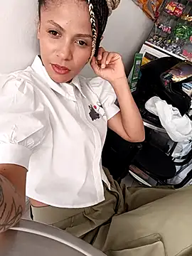 Snapshot of BlairSamy chatting on 4, 11, 2025 BlairSamy online show from 4, 11, 2025