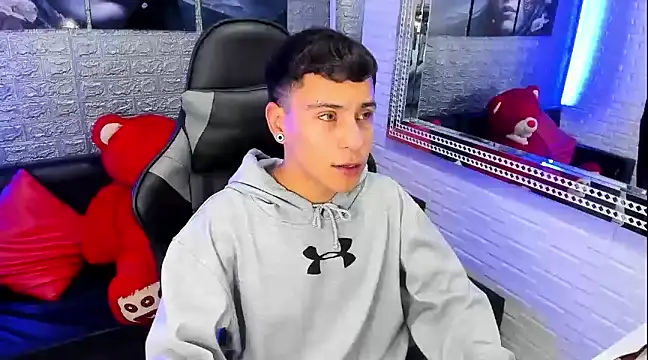 salvadorgomezx online show from 8, 1, 2025