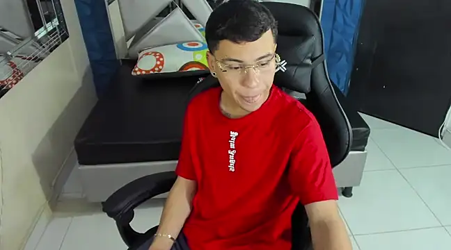 salvadorgomezx online show from 25, 1, 2025