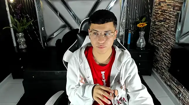 salvadorgomezx online show from 13, 2, 2025