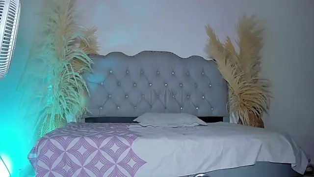 Tahiraa  online show from 25, 2, 2026