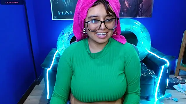 X CHERRY XX online show from 28, 2, 2025