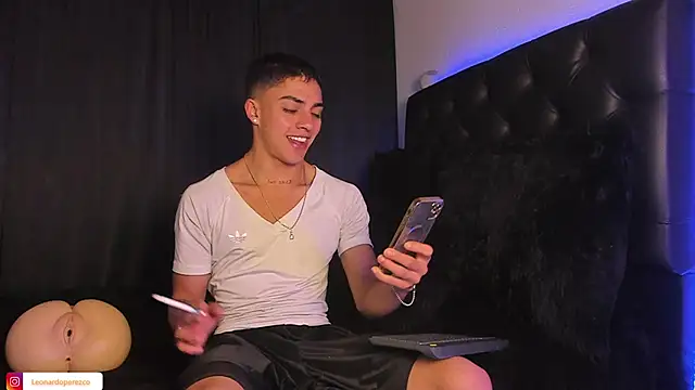 James1lee  online show from 15, 2, 2025