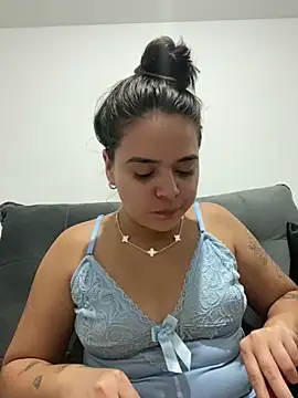 rebeccaareys online show from 1, 2, 2025