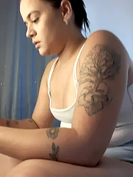 rebeccaareys online show from 5, 2, 2026