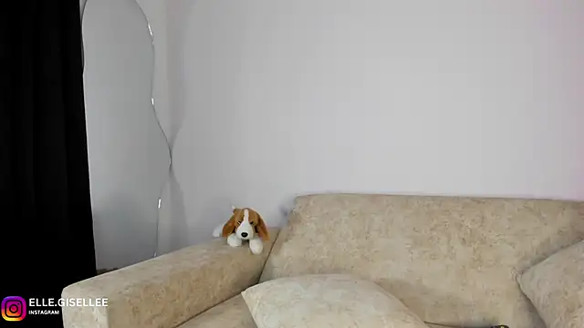 Snapshot of ElleGisellee chatting on 12, 1, 2025 ElleGisellee online show from 12, 1, 2025