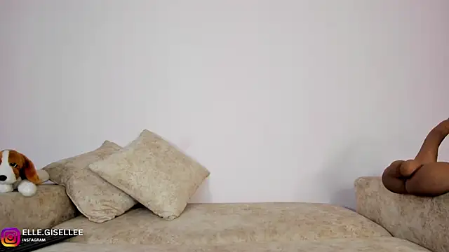 Snapshot of ElleGisellee chatting on 15, 1, 2025 ElleGisellee online show from 15, 1, 2025