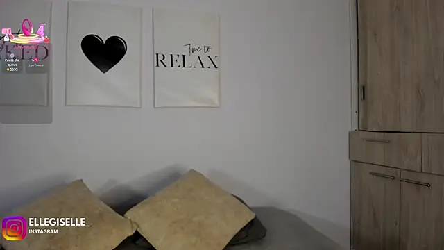 Snapshot of ElleGisellee chatting on 26, 6, 2026 ElleGisellee online show from 26, 6, 2026