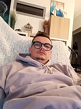 GLouglou19 online show from 2, 10, 2025