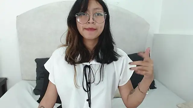 Snapshot of Yommi_Winx chatting on 18, 12, 2024 Yommi Winx online show from 18, 12, 2024