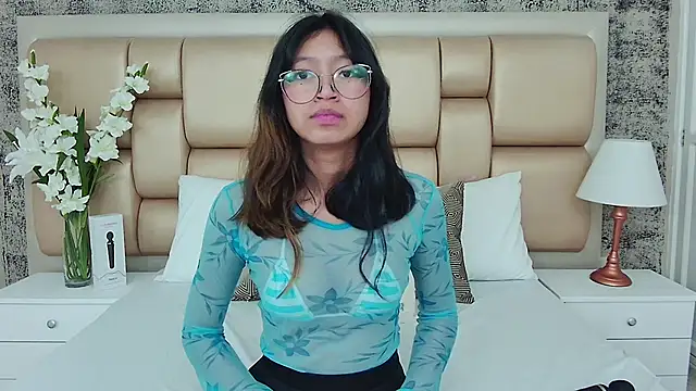 Snapshot of Yommi_Winx chatting on 21, 12, 2024 Yommi Winx online show from 21, 12, 2024