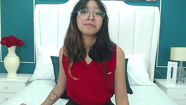 Snapshot of Yommi_Winx chatting on 27, 12, 2024 Yommi Winx online show from 27, 12, 2024