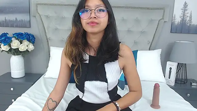 Snapshot of Yommi_Winx chatting on 14, 1, 2025 Yommi Winx online show from 14, 1, 2025