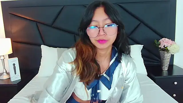 Snapshot of Yommi_Winx chatting on 22, 3, 2025 Yommi Winx online show from 22, 3, 2025