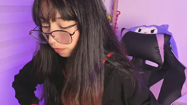 Snapshot of Yommi_Winx chatting on 13, 11, 2025 Yommi Winx online show from 13, 11, 2025