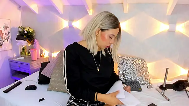 Martina Miiller online show from 6, 4, 2026