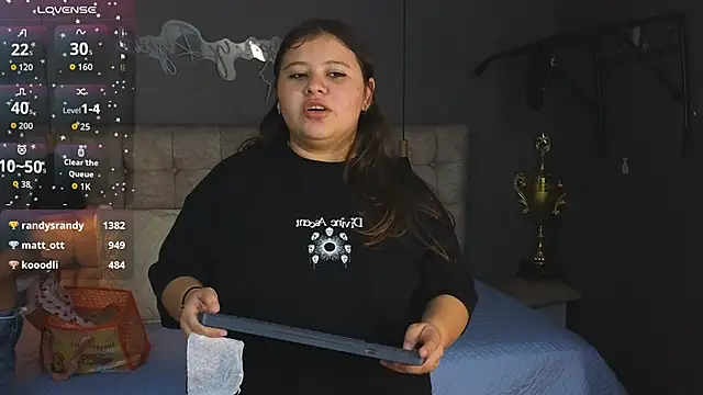 Laia and Aloby online show from 1, 11, 2025