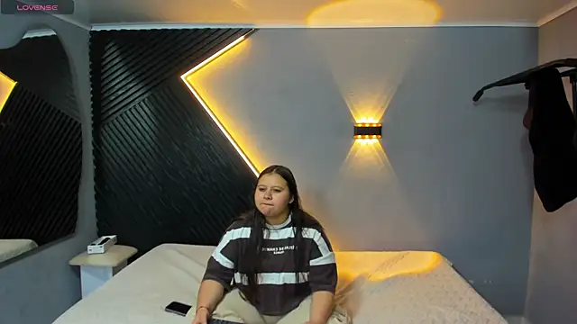 Laia and Aloby online show from 22, 4, 2026