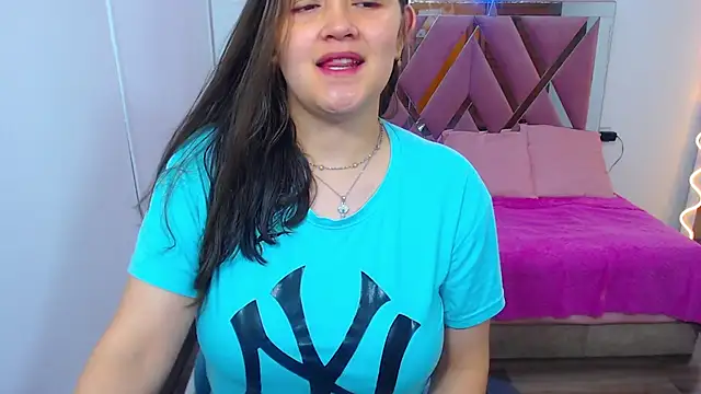 Snapshot of Krysstal_tay chatting on 18, 12, 2024 Krysstal tay online show from 18, 12, 2024