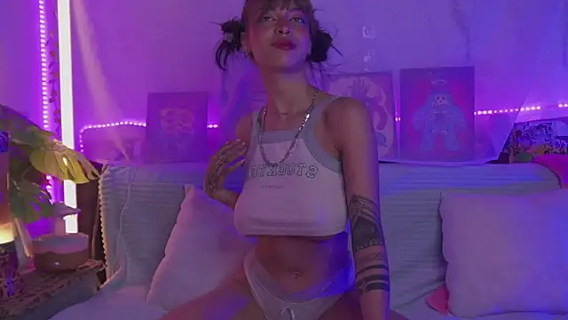 Kitty arts online show from 15, 1, 2025