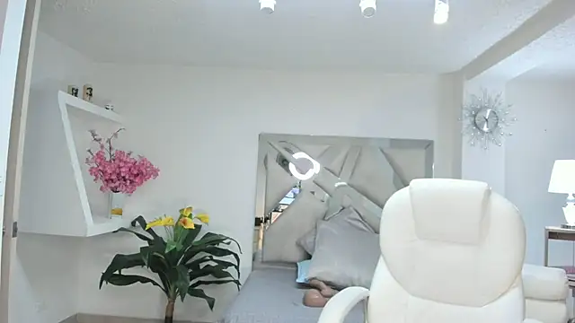 kendaall jenner  online show from 1, 2, 2025