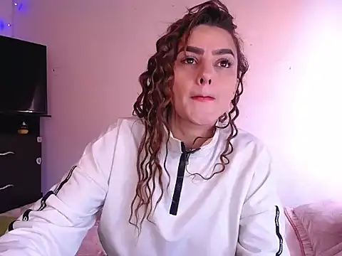 Snapshot of Lu_perez chatting on 21, 10, 2025 Lu perez online show from 21, 10, 2025