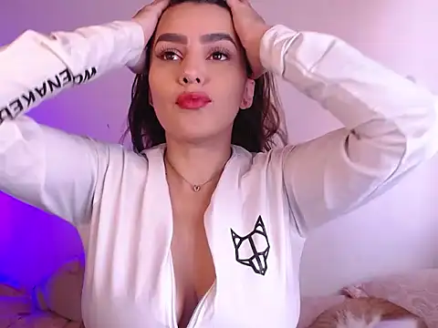 Snapshot of Lu_perez chatting on 27, 10, 2025 Lu perez online show from 27, 10, 2025