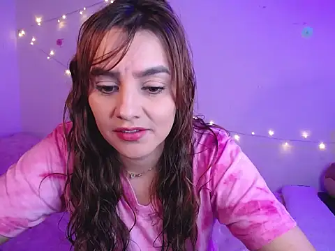 Snapshot of Lu_perez chatting on 4, 11, 2025 Lu perez online show from 4, 11, 2025