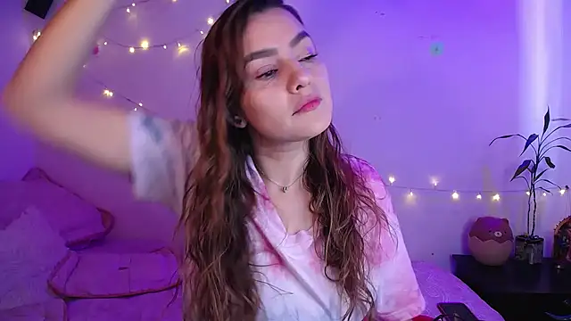 Snapshot of Lu_perez chatting on 7, 11, 2025 Lu perez online show from 7, 11, 2025