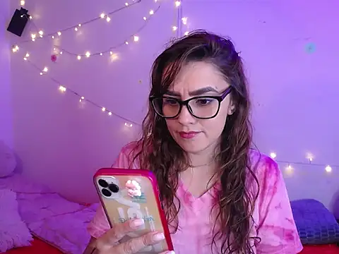 Snapshot of Lu_perez chatting on 9, 11, 2025 Lu perez online show from 9, 11, 2025