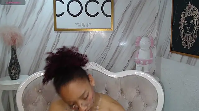 Snapshot of Violeth_b chatting on 31, 1, 2025 Violeth b online show from 31, 1, 2025