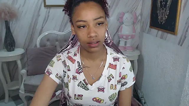 Snapshot of Violeth_b chatting on 21, 2, 2025 Violeth b online show from 21, 2, 2025