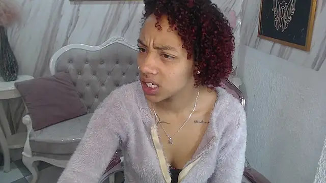 Snapshot of Violeth_b chatting on 24, 2, 2025 Violeth b online show from 24, 2, 2025