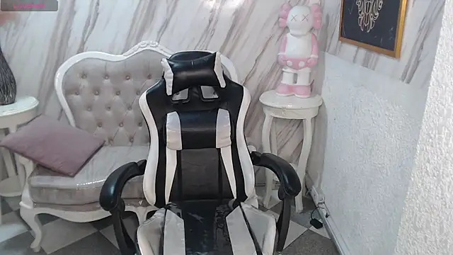 Snapshot of Violeth_b chatting on 15, 3, 2025 Violeth b online show from 15, 3, 2025