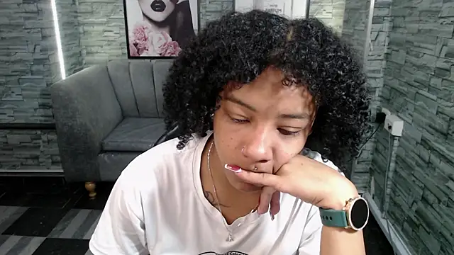 Snapshot of Violeth_b chatting on 9, 9, 2025 Violeth b online show from 9, 9, 2025