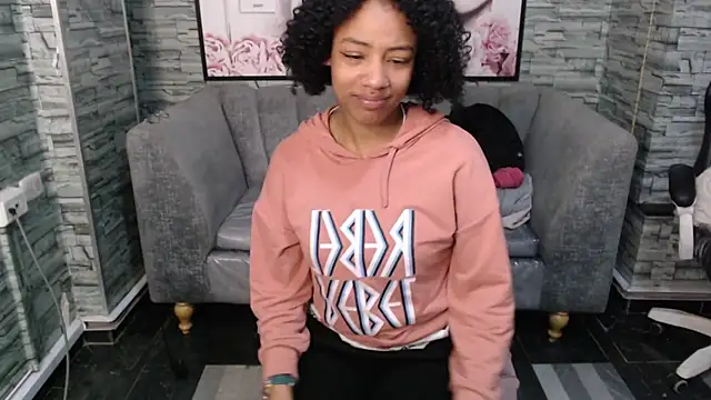 Snapshot of Violeth_b chatting on 15, 9, 2025 Violeth b online show from 15, 9, 2025