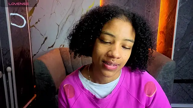 Snapshot of Violeth_b chatting on 15, 11, 2025 Violeth b online show from 15, 11, 2025