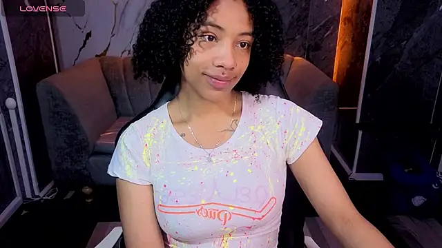 Snapshot of Violeth_b chatting on 27, 11, 2025 Violeth b online show from 27, 11, 2025