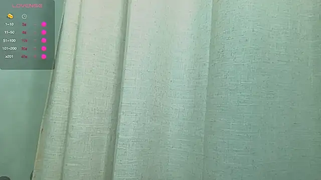 Snapshot of SkarlettRose96 chatting on 23, 10, 2025 SkarlettRose96 online show from 23, 10, 2025