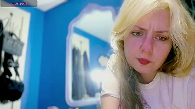 Snapshot of SkarlettRose96 chatting on 18, 11, 2025 SkarlettRose96 online show from 18, 11, 2025