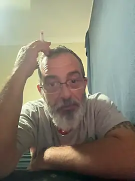 Snapshot of ausbod chatting on 4, 1, 2025 ausbod online show from 4, 1, 2025