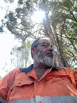 Snapshot of ausbod chatting on 5, 1, 2025 ausbod online show from 5, 1, 2025