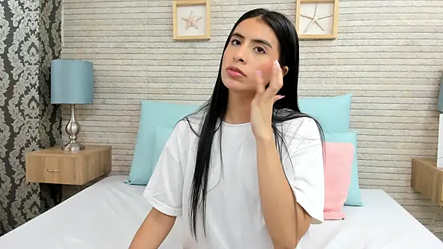 Snapshot of IssabellaLopez chatting on 20, 12, 2024 IssabellaLopez online show from 20, 12, 2024