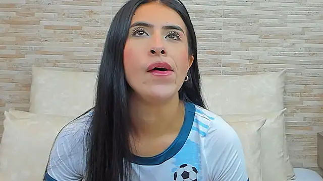 Snapshot of IssabellaLopez chatting on 1, 3, 2025 IssabellaLopez online show from 1, 3, 2025