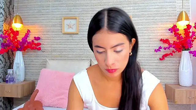 Snapshot of IssabellaLopez chatting on 11, 9, 2025 IssabellaLopez online show from 11, 9, 2025