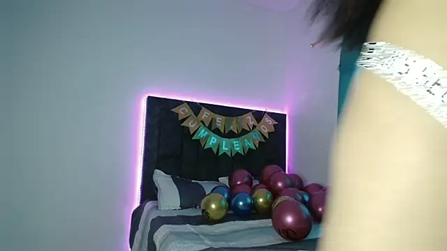 Snapshot of IssabellaLopez chatting on 14, 11, 2025 IssabellaLopez online show from 14, 11, 2025