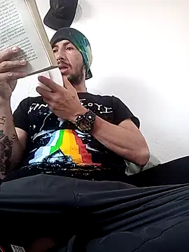 Gatohot23 online show from 19, 2, 2025