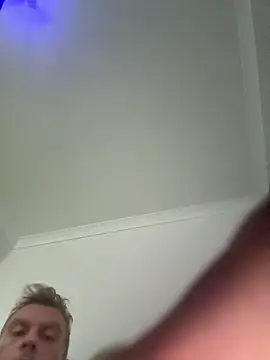 aus guy93 online show from 6, 4, 2026