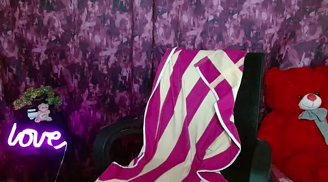 Snapshot of Naughty_Ayesha1 chatting on 18, 1, 2025 Naughty Ayesha1 online show from 18, 1, 2025